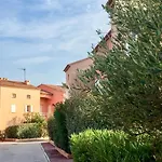 公寓 Les Jardins De La Nartelle By Interhome